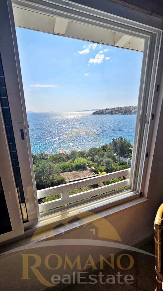 Ekskluzivna hiša prvi vrsti ob morju – Mavarčica, Okrug Gornji – Velik investicijski potencial